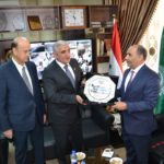 f2 وزير الزراعة الفلسطيني ومدير عام أكساد / مُباحثات