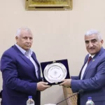 2147 تكريم مدير «أكساد» من محافظ الوادي الجديد ويوضح معالجة تأثير حركة الكثبان الرملية مشروعات المحافظة