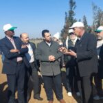 ag8 جولة اطلاعيه علمية في محطة بحوث اكساد لوزير الزراعة والري السوري